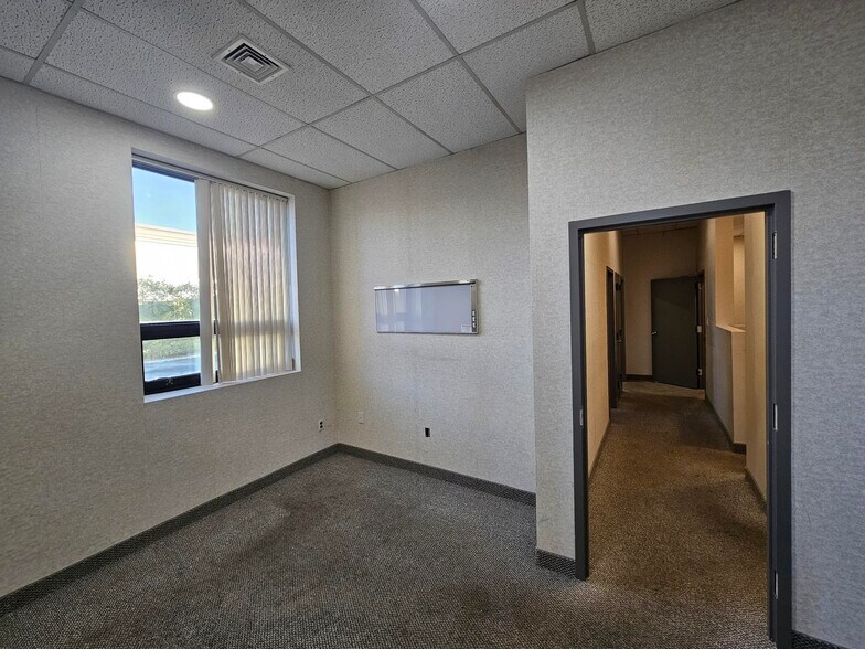 More Photos Of 166 E Jericho Tpke, Mineola Office For Lease