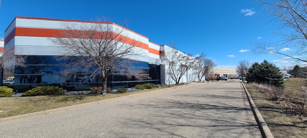 More Photos Of 2400 Pilot Knob Rd, Mendota Heights Light Manufacturing For Lease