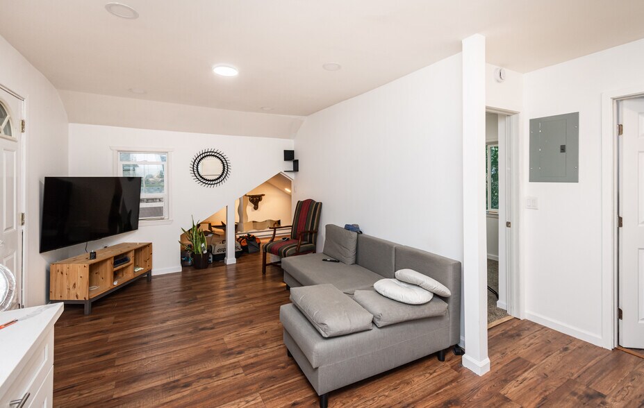 More Photos Of 1535 Arcade Blvd, Sacramento Multifamily For Sale