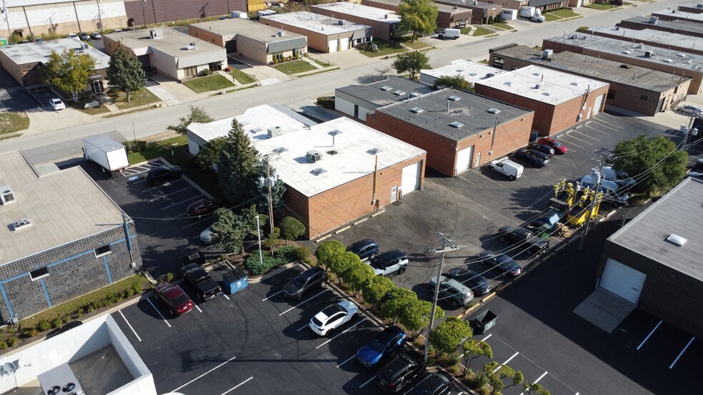 More Photos Of 1221 Jarvis Ave, Elk Grove Village Warehouse For Lease