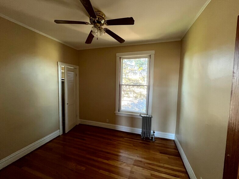 More Photos Of 4929 W Warwick Ave, Chicago Apartments For Sale