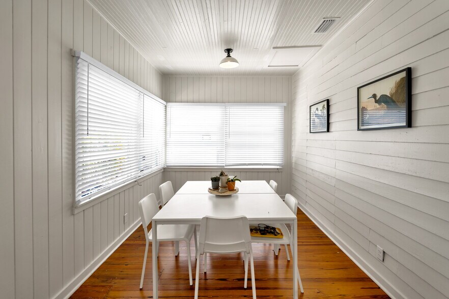 More Photos Of 372 Ahern St, Atlantic Beach Loft Creative Space For Sale