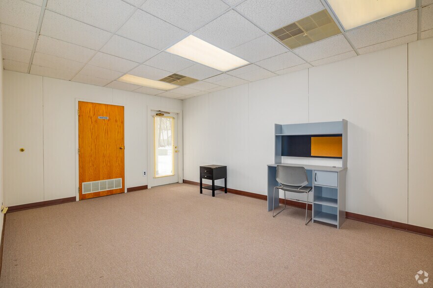 More Photos Of 100-1000 Birchfield Dr, Mount, Mount Laurel Unknown For Lease