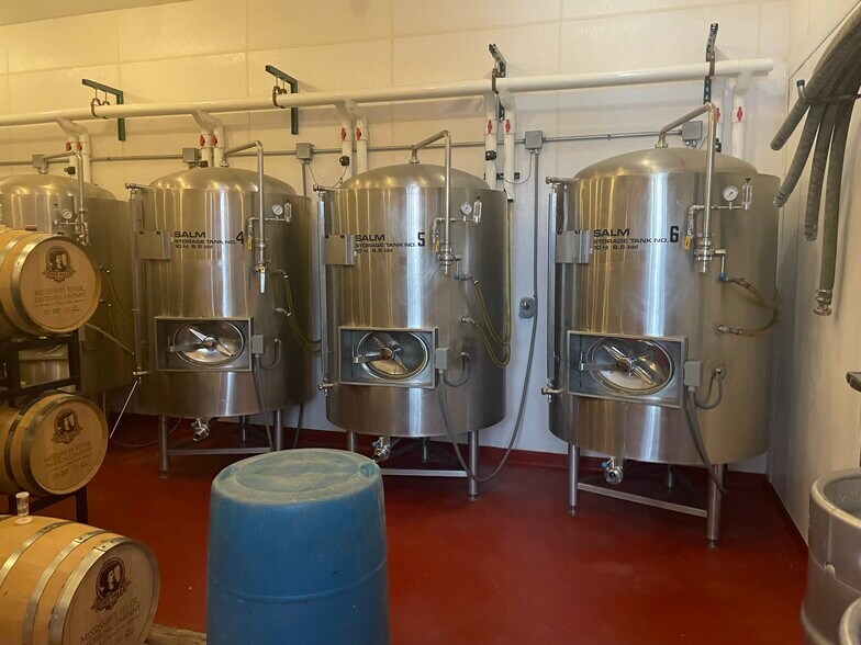 More Photos Of 123 A St, Mc Gregor Restaurant For Lease