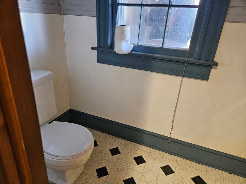 More Photos Of 985 White Oak Rd, Fredericksburg Specialty For Sale