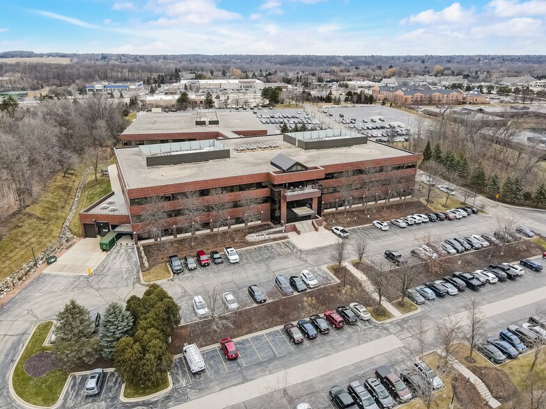 More Photos Of 255 Fiserv Dr, Brookfield Office For Sale