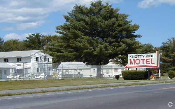 More Photos Of Beach Drive, Salisbury Hotel For Sale