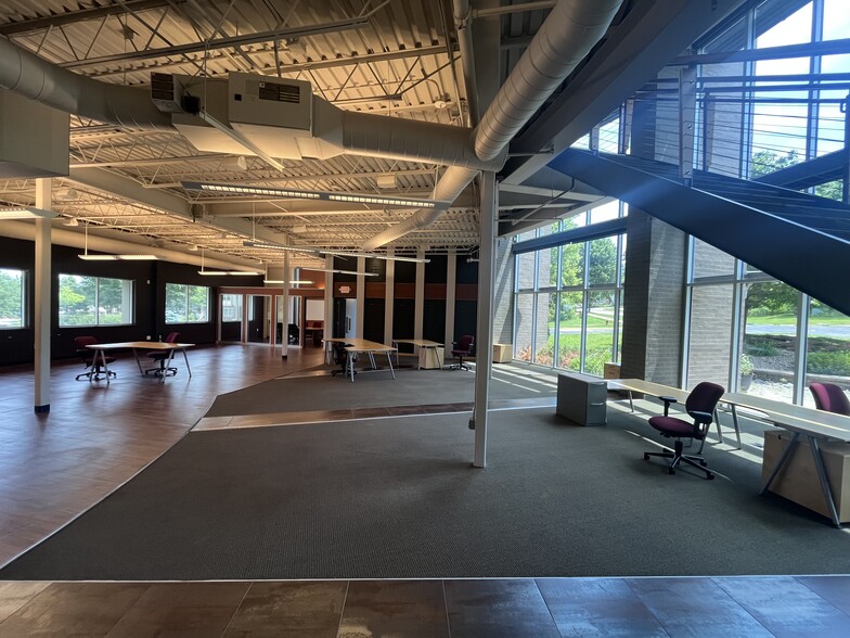 More Photos Of 2655 Research Park Dr, Fitchburg Office For Sale