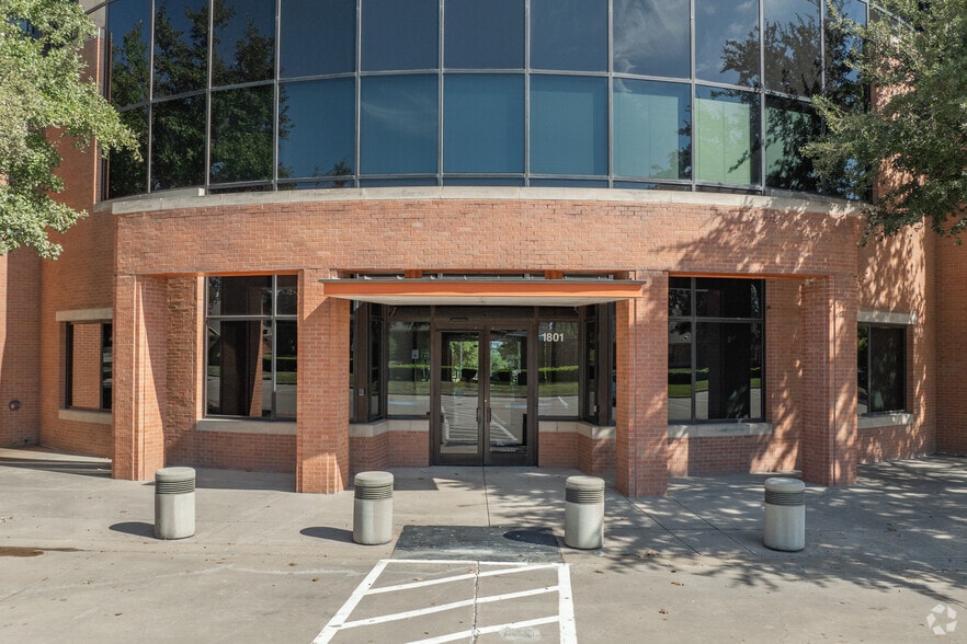 More Photos Of 1801 Alma Dr, Plano Office For Lease