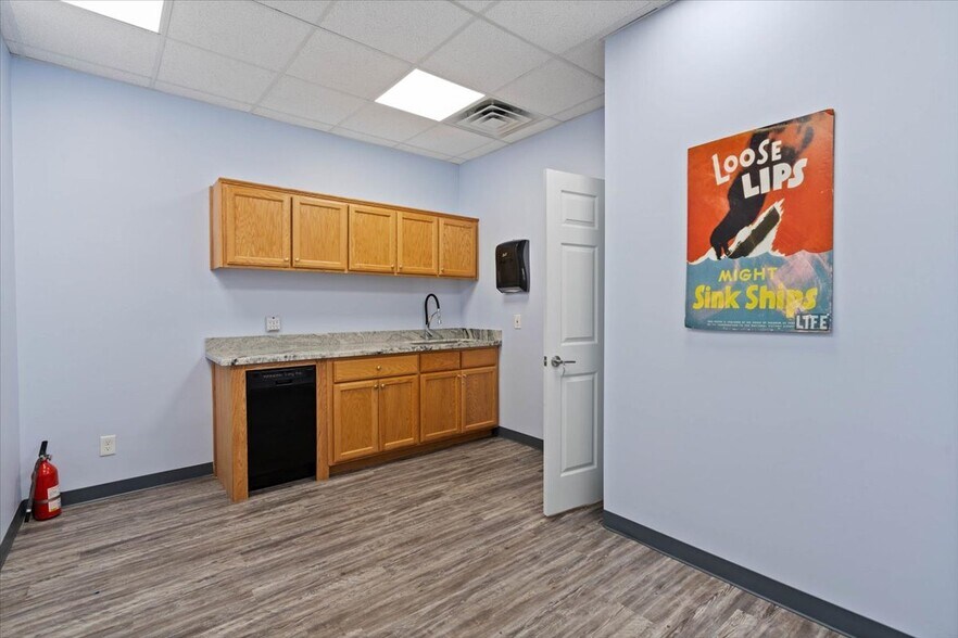 More Photos Of 7530 E Nonchalant Ave, Carefree Medical For Sale