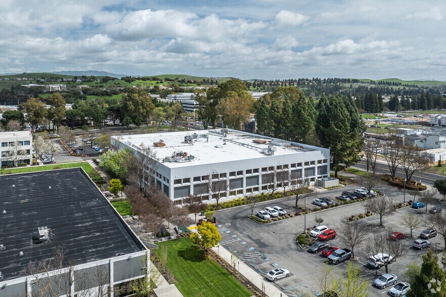 More Photos Of 4600-4650 Norris Canyon Rd, San Ramon Research And Development For Lease