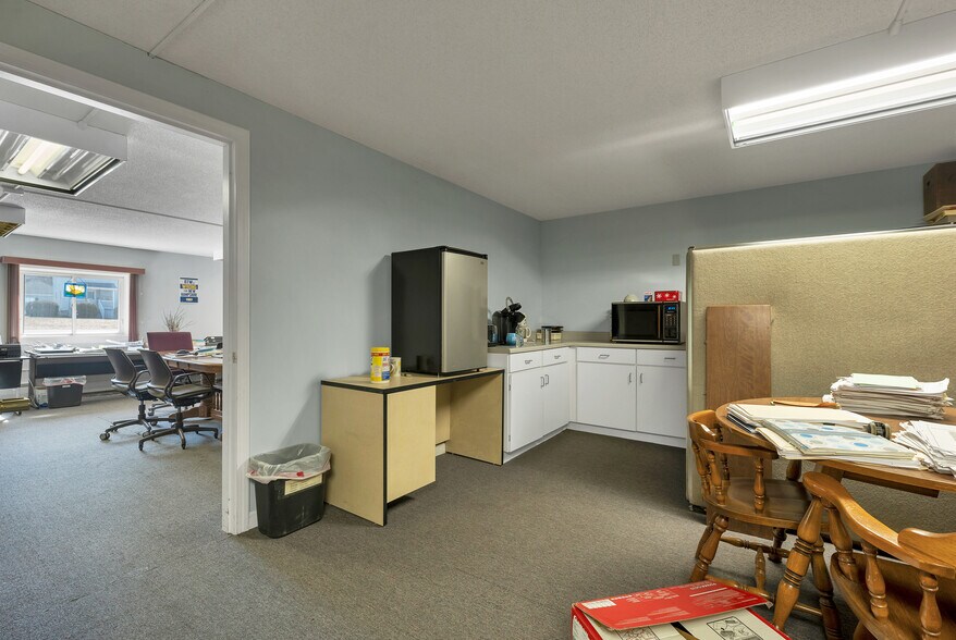 More Photos Of 55 Maynesboro St, Berlin Industrial For Sale