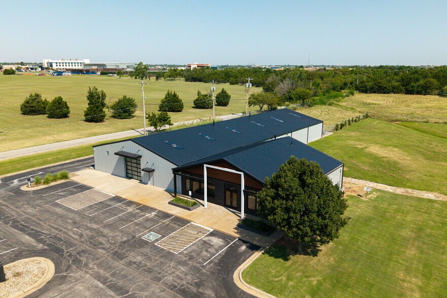 More Photos Of 501 E Britton Rd, Oklahoma City Auto Dealership For Lease