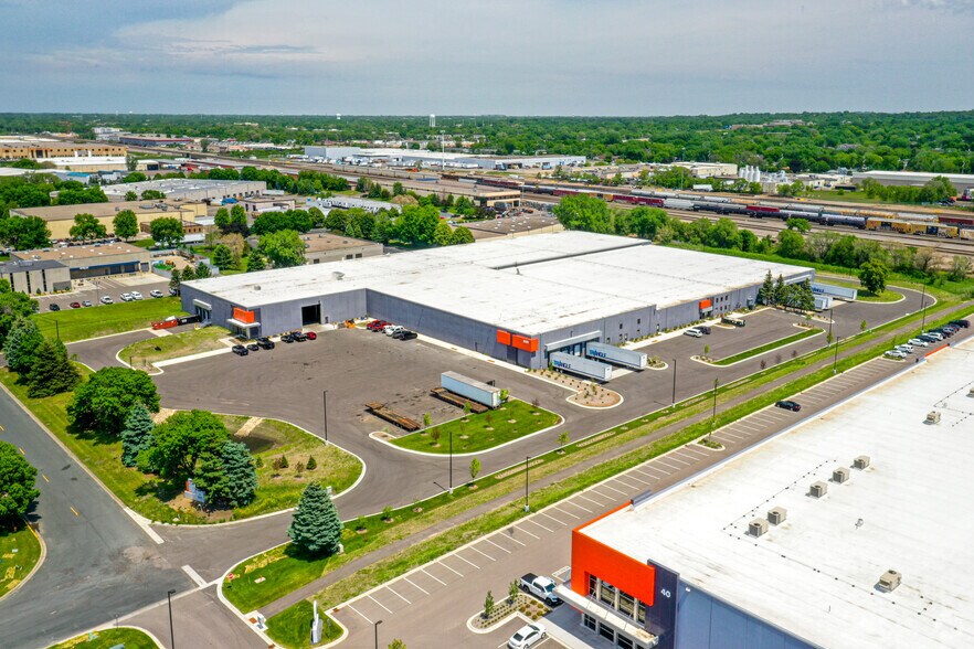 More Photos Of 5101 Industrial Blvd, Fridley Distribution For Lease