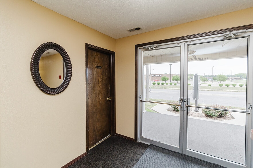 More Photos Of 1319 E 17th Ave, Hutchinson Religious Facility For Sale