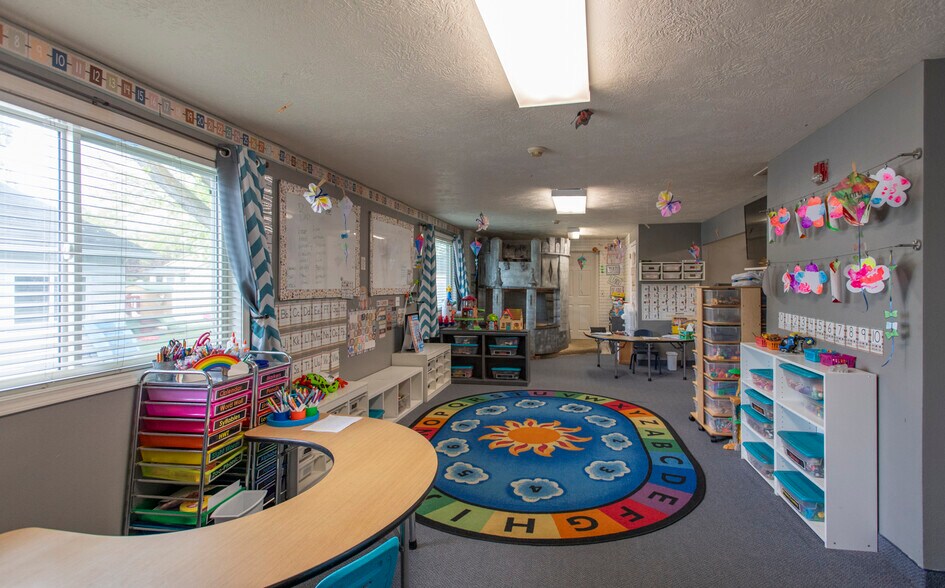 More Photos Of 1275 E State St, Eagle Daycare Center For Sale