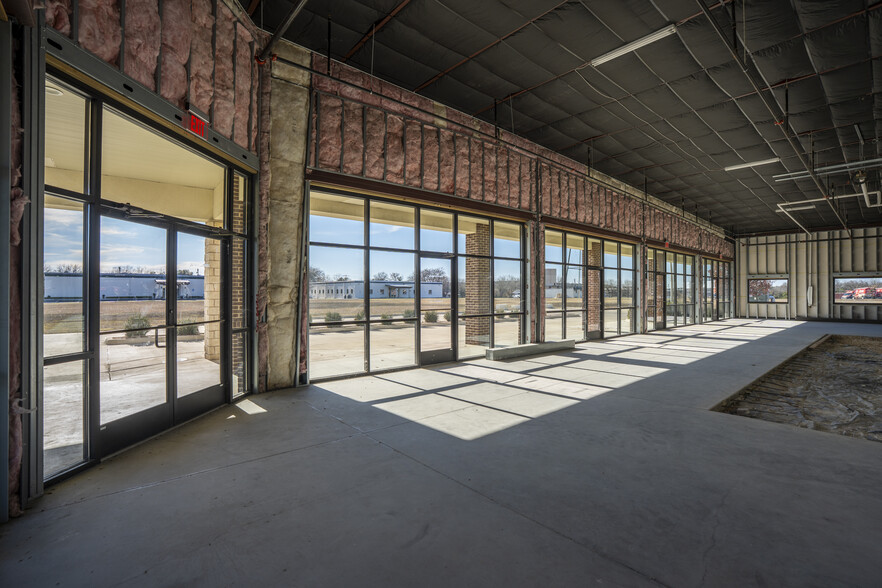 More Photos Of 641 Mill St, San Marcos Restaurant For Lease