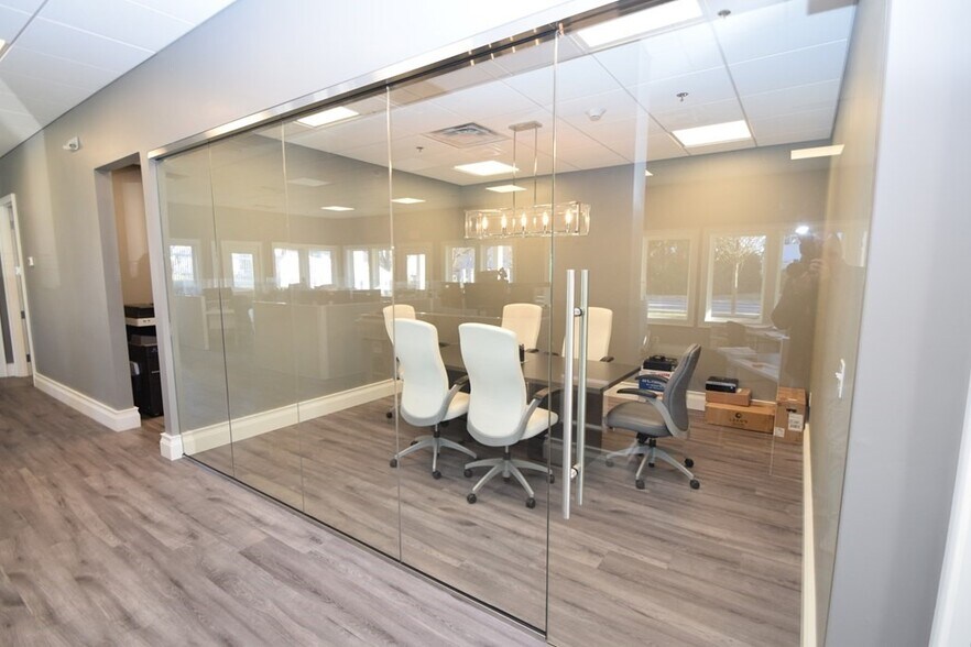 More Photos Of 181 S Franklin St, Holbrook Office For Sale