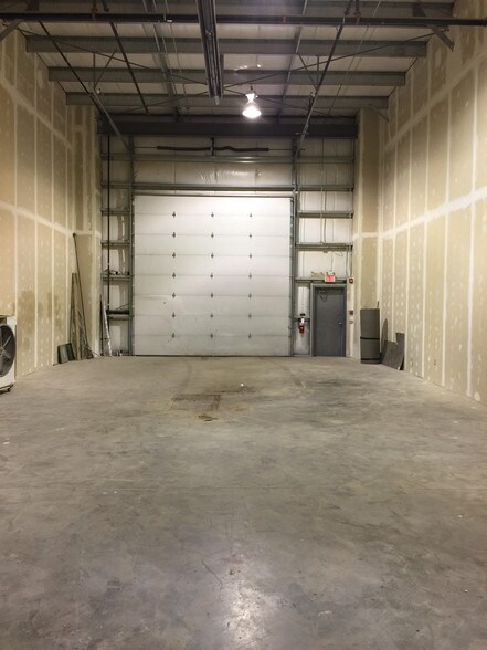 More Photos Of 8800 Venture Av SE, Calgary Warehouse For Sale