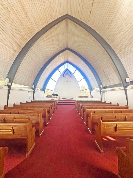 Primary Photo Of 105 E Martindale Dr, Marshall Religious Facility For Sale