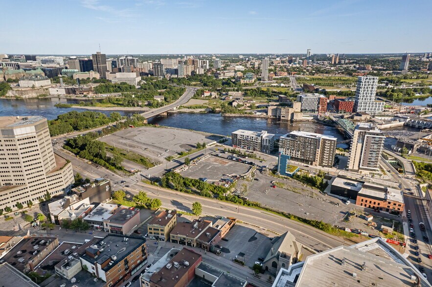 More Photos Of 70 Prom Du Portage, Gatineau Restaurant For Sale