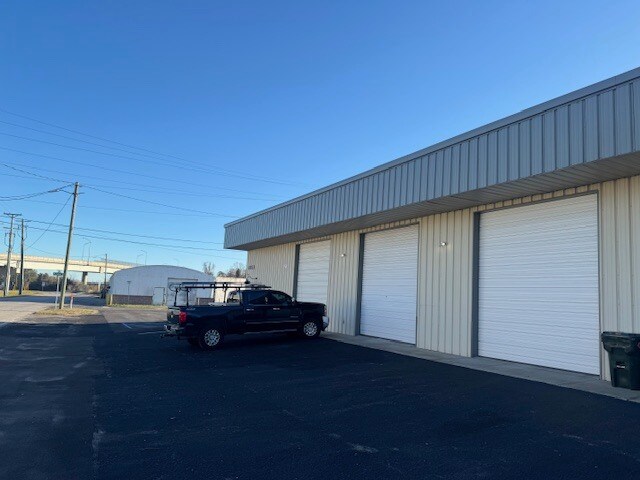 More Photos Of 2853 Meeting Street Rd, North Charleston Service For Lease