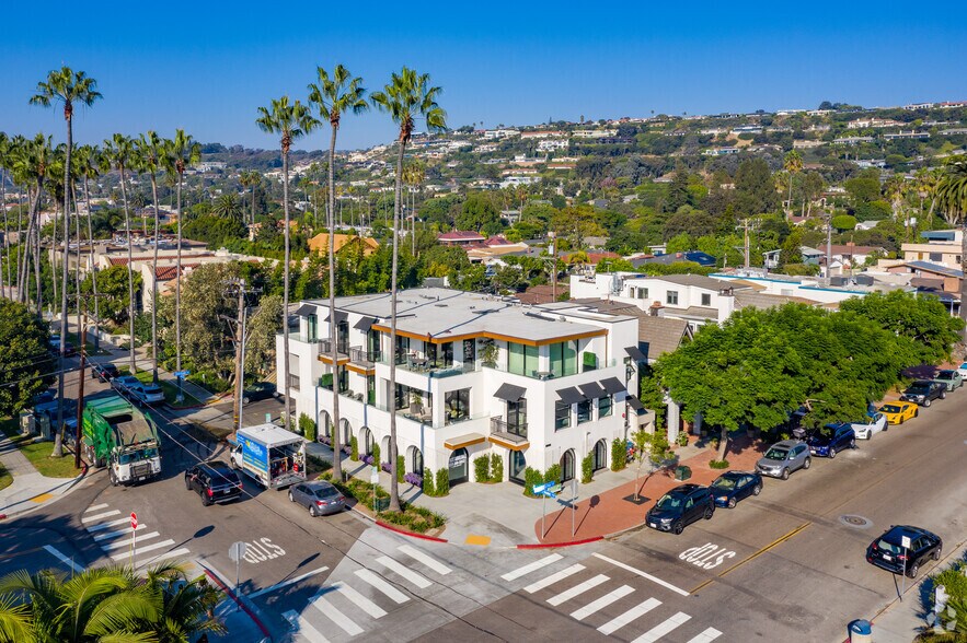 More Photos Of 2202 Avenida De La Playa, La Jolla Restaurant For Lease