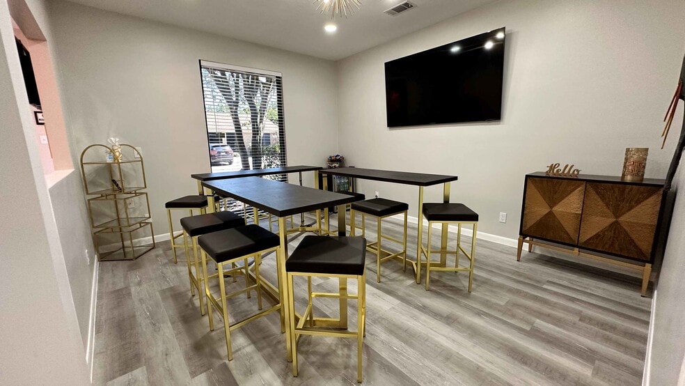 More Photos Of 618 W Main St, League City Medical For Lease