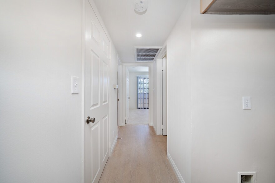 More Photos Of 4651 Cahuenga Blvd, North Hollywood Apartments For Sale