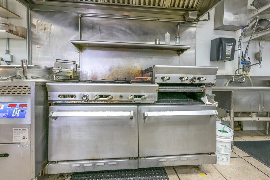 More Photos Of 67-69 Green St, Hudson Convenience Store For Sale