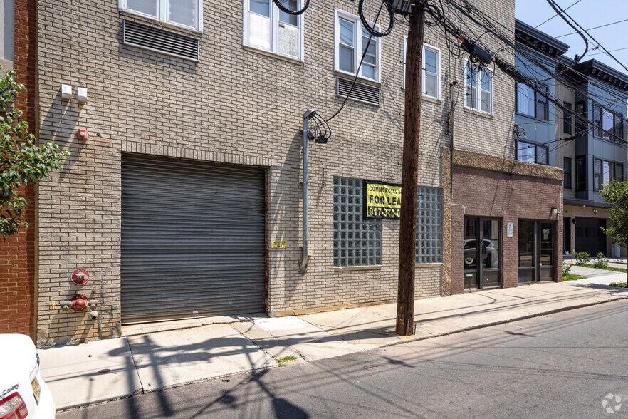More Photos Of 50-52 Graham St, Jersey City Storefront Retail Office For Lease