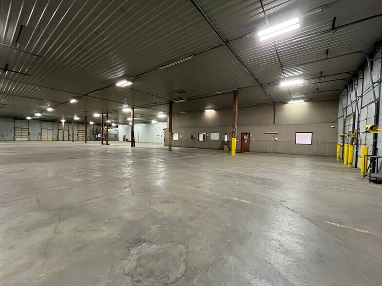 More Photos Of 2529 W Ferguson Rd, Fort Wayne Warehouse For Lease
