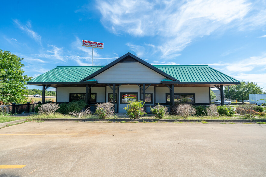 Primary Photo Of 2310 Sanders Rd, Conway Restaurant For Lease