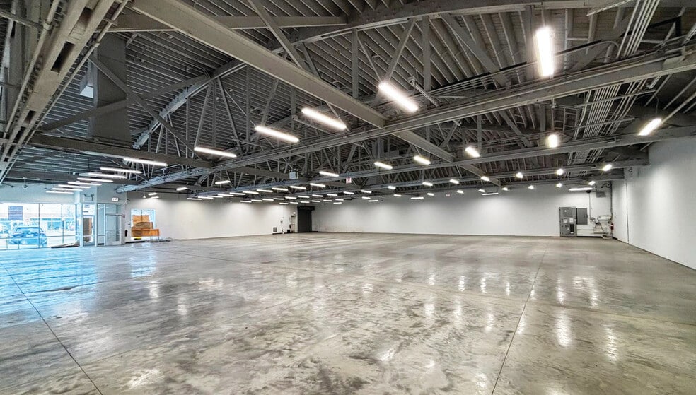 More Photos Of 2223 N Cicero Ave, Chicago Freestanding For Lease