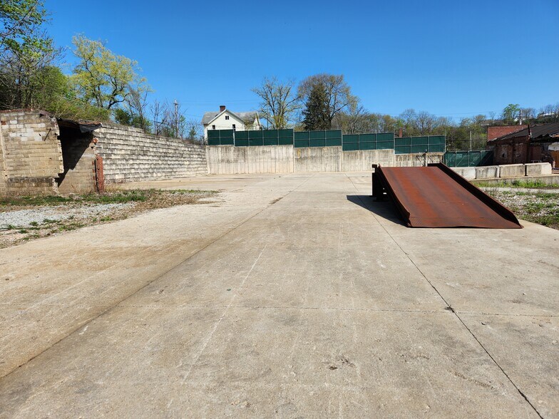 More Photos Of 10830 Glass St, North Huntingdon Warehouse For Lease
