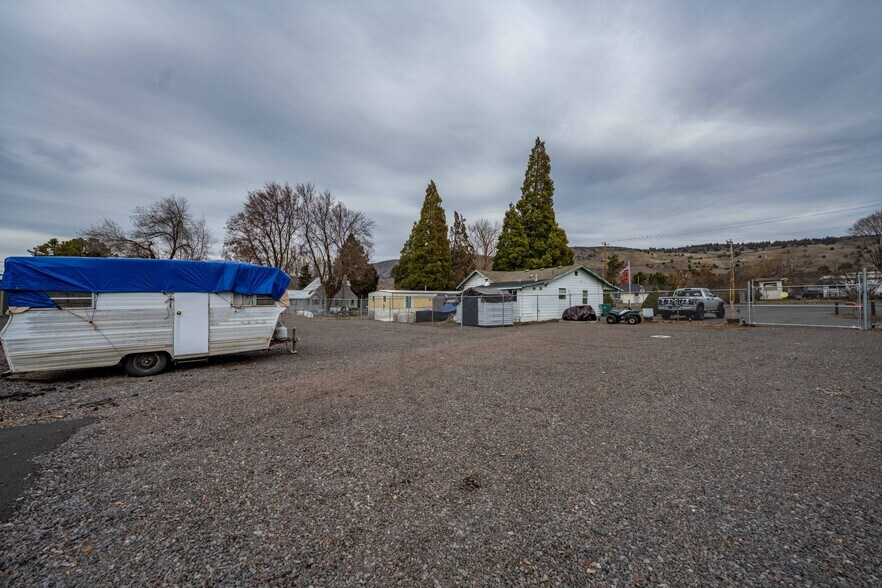 More Photos Of 4851 Highway 97 N, Klamath Falls Self Storage For Sale