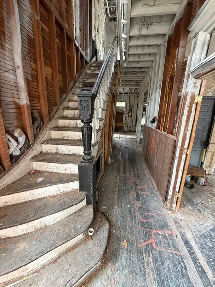 More Photos Of 217 E 38th St, Savannah Multifamily For Sale