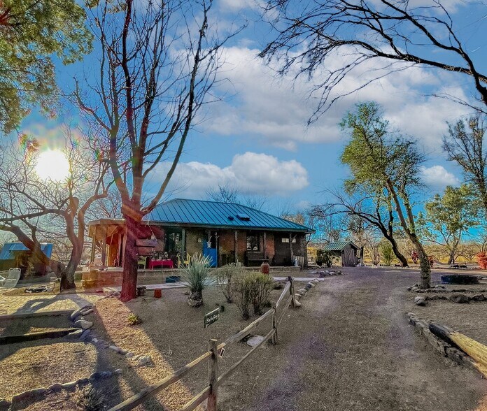 More Photos Of 3001 E Frontage Rd, Amado Restaurant For Sale