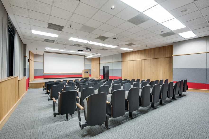 More Photos Of 8360 Lyndon B Johnson Fwy, Dallas Office For Sale