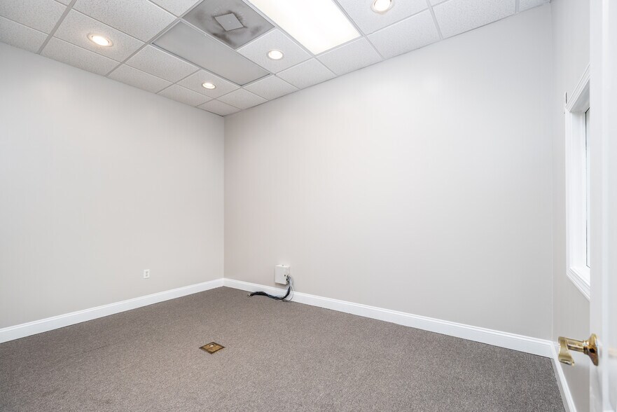 More Photos Of 12276 San Jose Blvd, Jacksonville Office For Sale