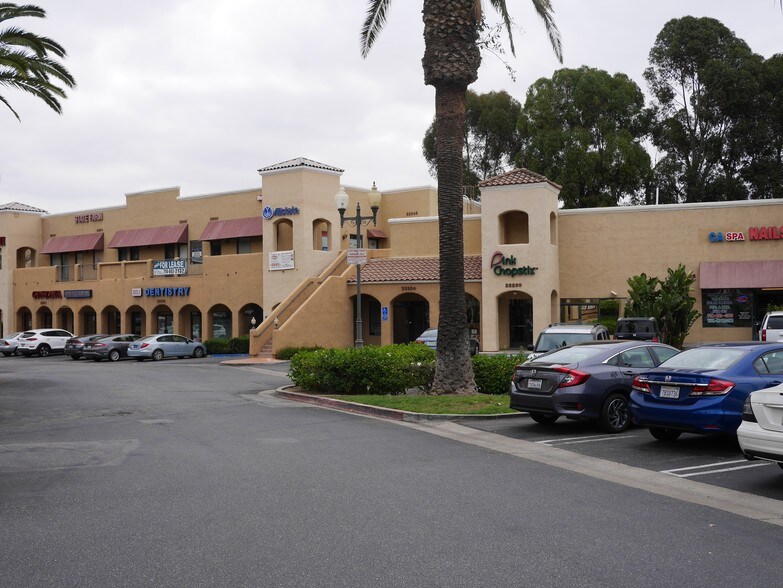 More Photos Of 22200-22290 La Palma, Yorba Linda Unknown For Lease