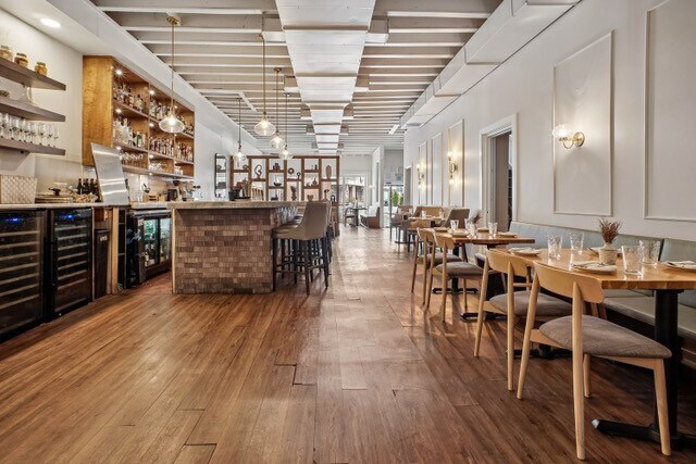 More Photos Of 5534 Connecticut Ave NW, Washington Restaurant For Sale