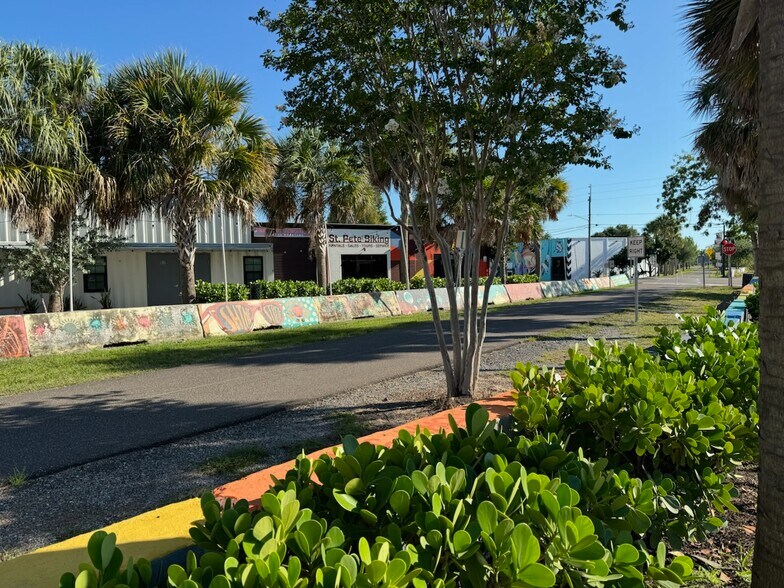 More Photos Of 1942 2nd Ave S, Saint Petersburg Warehouse For Lease