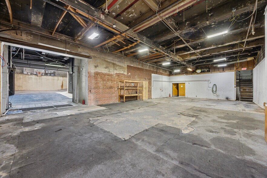 More Photos Of 5223 Torresdale Ave, Philadelphia Auto Repair For Sale