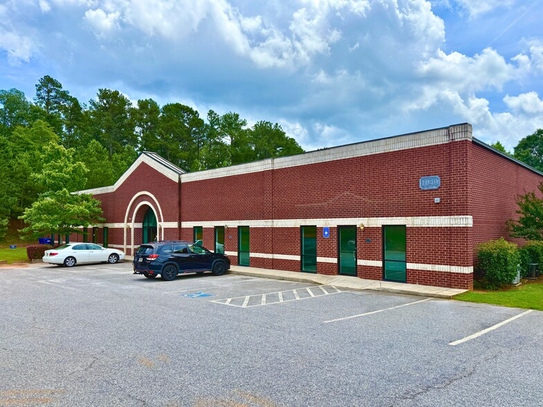 More Photos Of 1040 Commerce Ct, Bogart Warehouse For Lease