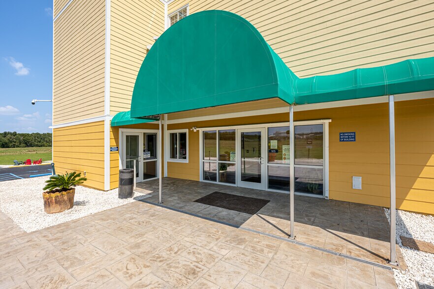 More Photos Of 111 Cajun Way, Amelia Hospitality For Sale