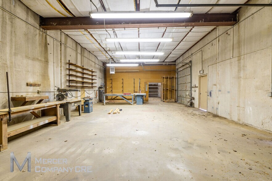 More Photos Of 1312 S Walker Ave, Oklahoma City Light Manufacturing For Sale