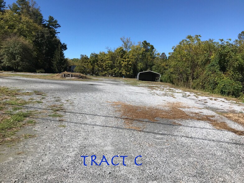 More Photos Of 307-321 S Washington St, Hendersonville Land For Lease