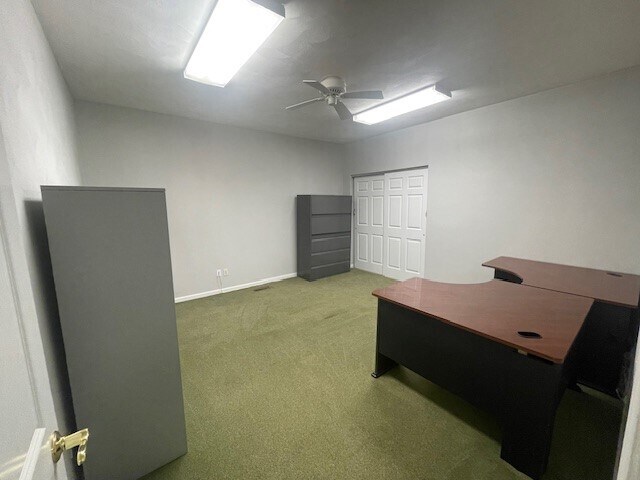 More Photos Of 122 Lincoln Place Ct, Belleville Office For Sale