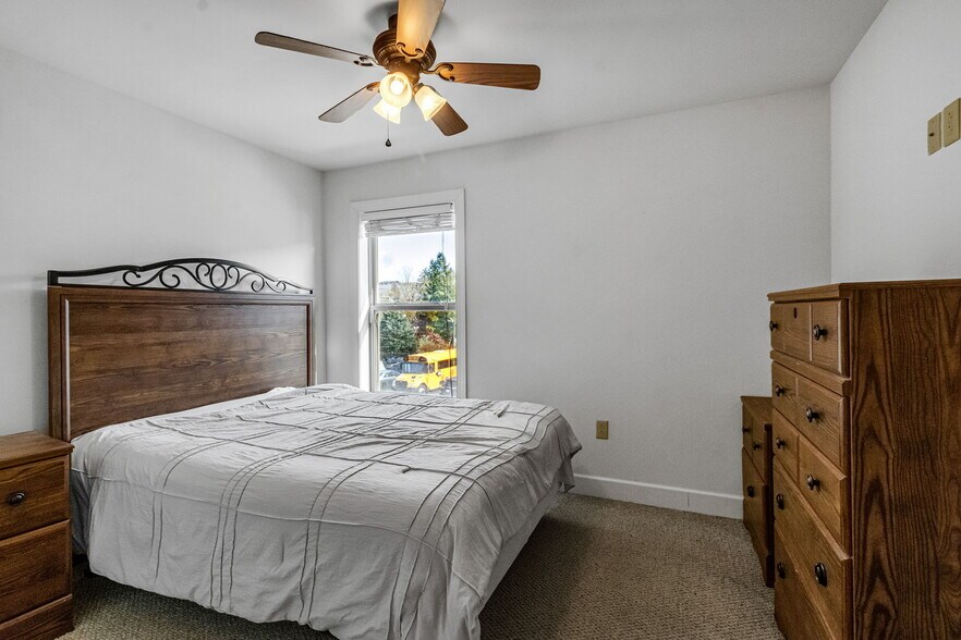 More Photos Of 38 Washington St, Ellicottville Storefront For Sale